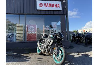 YAMAHA MT-10
