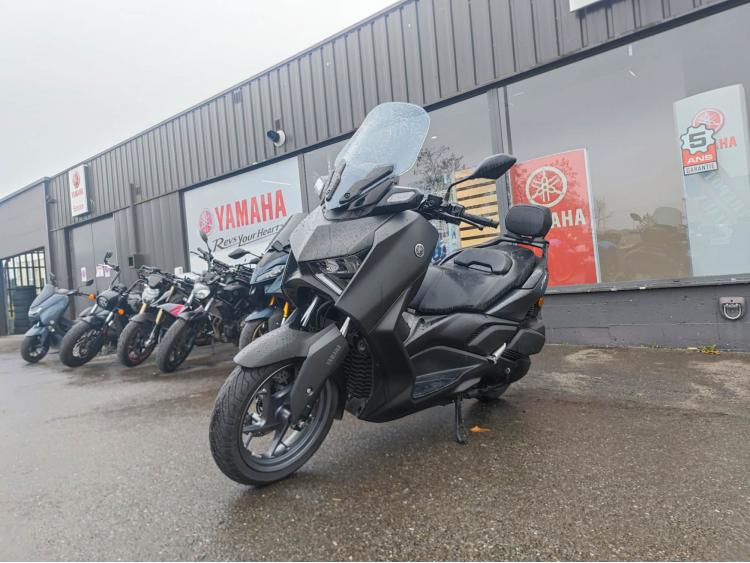 YAMAHA XMAX 300