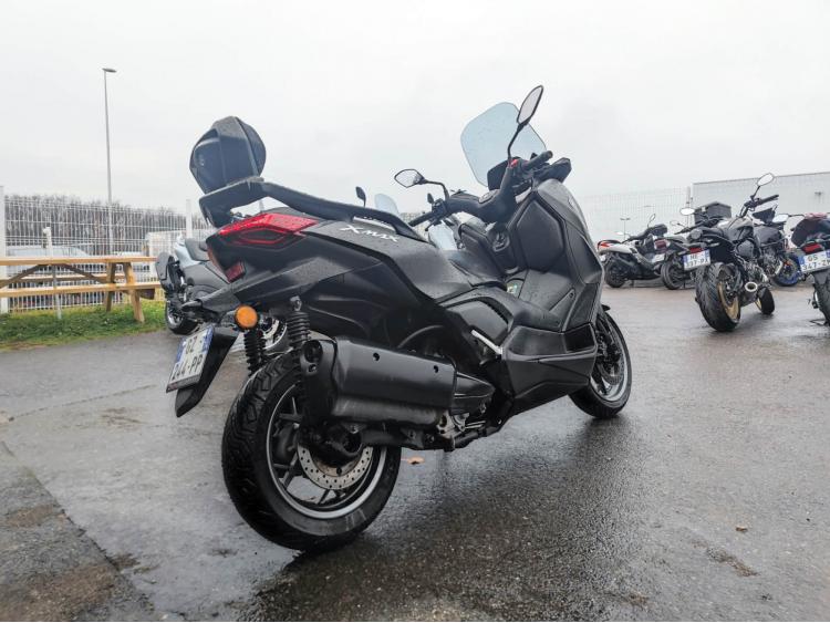 YAMAHA XMAX 300