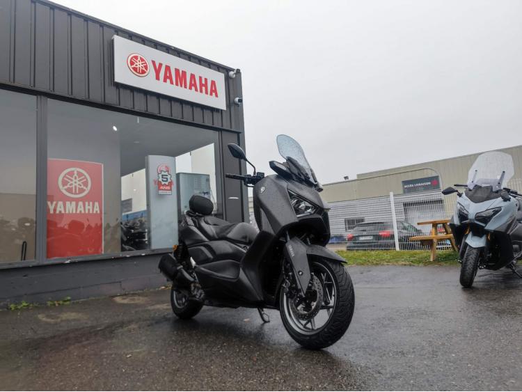 YAMAHA XMAX 300