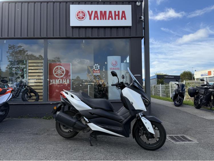 YAMAHA XMAX 300