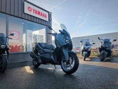 YAMAHA XMAX 300
