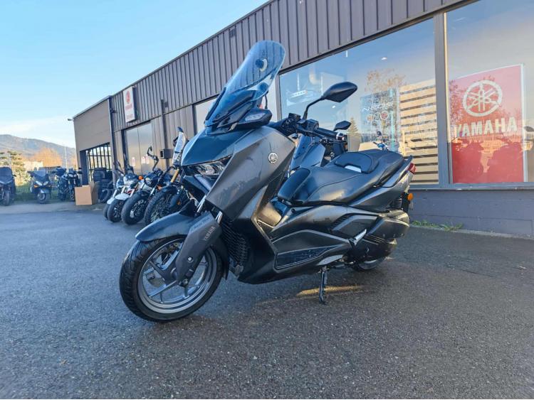 YAMAHA XMAX 300