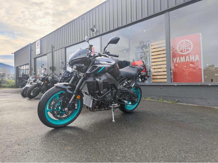YAMAHA MT-10