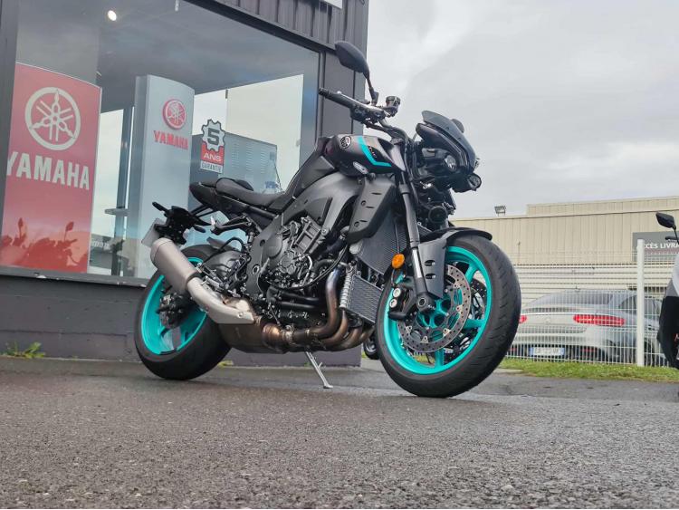 YAMAHA MT-10