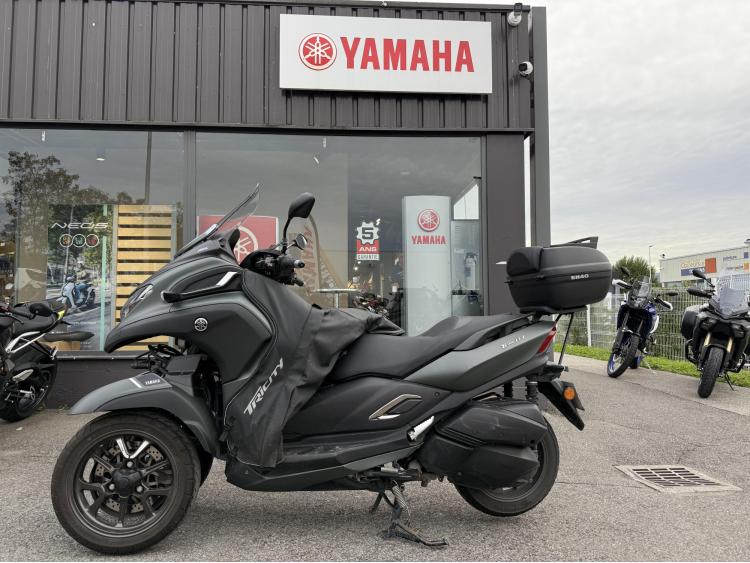 YAMAHA TRICITY 300
