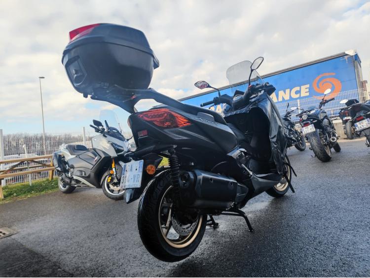 YAMAHA XMAX 300 Tech Max